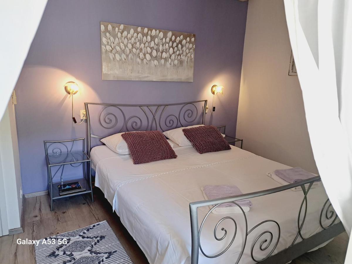 Heritage Rooms Kut Vis Exterior foto