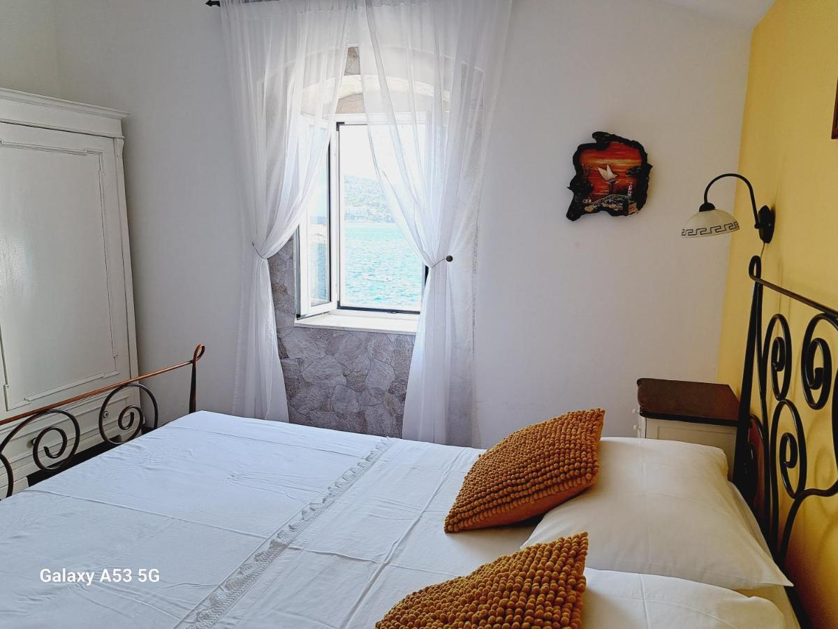 Heritage Rooms Kut Vis Exterior foto